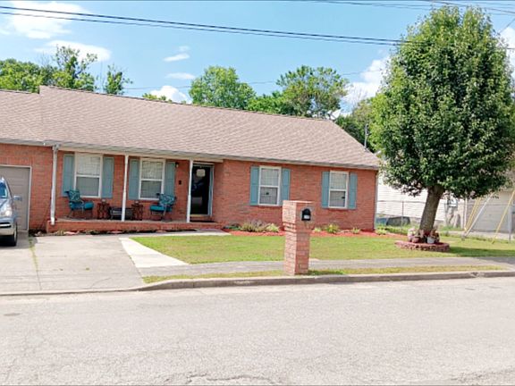 3rd image of 3849 Northbrook Dr N