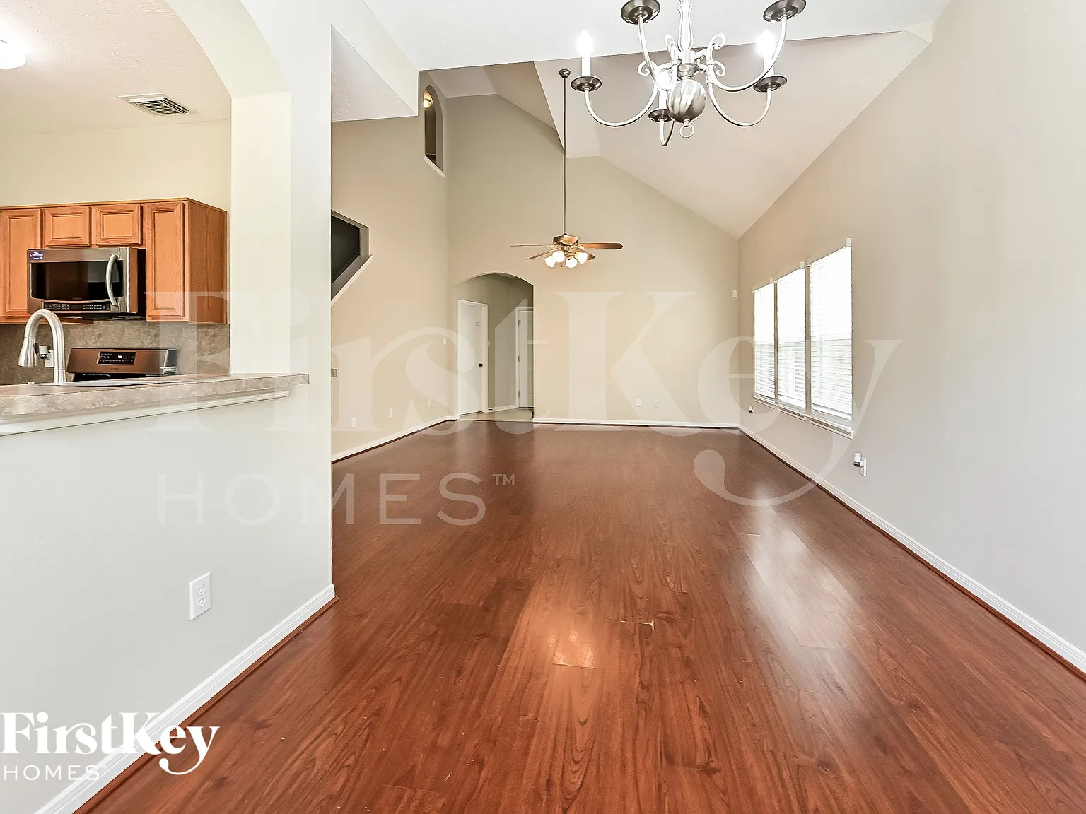 4 bed, 2.5 bath, 2158 sqft, $1,835 — Photo 4