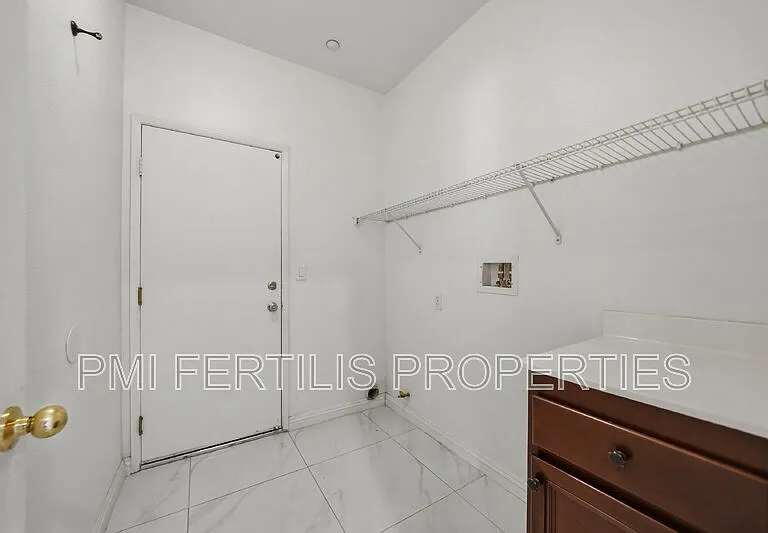 7167 Elsa Ct — Photo 17