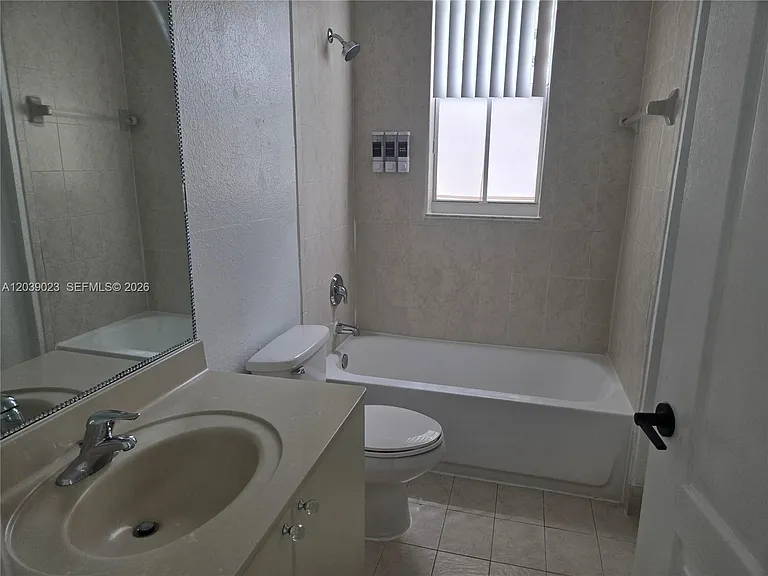 1539 SE 27th St #107 — Photo 14
