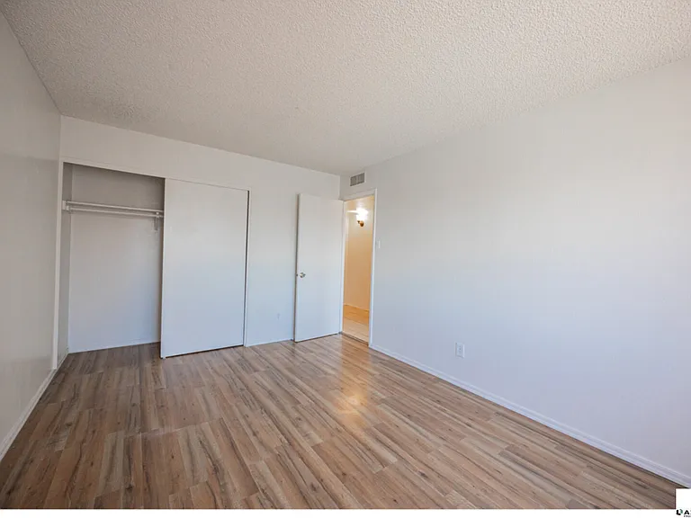 5040 N 40th Ave — Photo 11