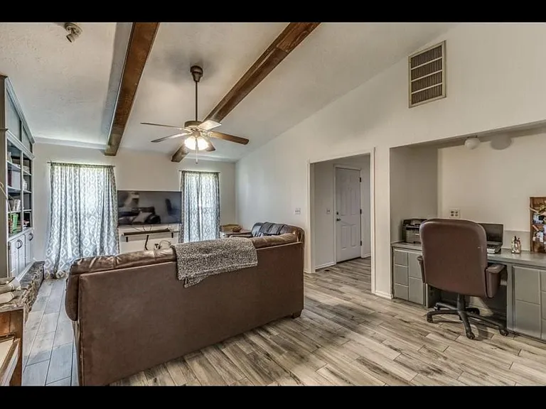 1721 Plumb Dr — Photo 5
