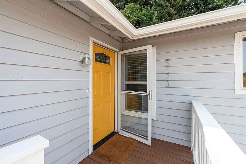 4th image of 5423 31st Avenue SW