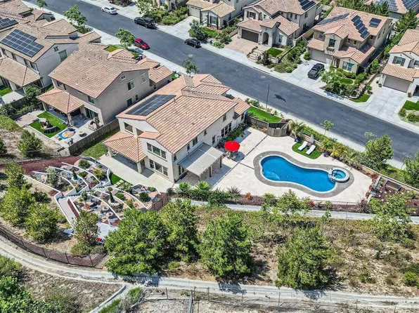 431 Machado Way, Vista, CA 92083