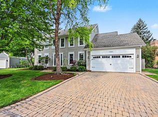 17364 W Westwind Dr, Gurnee, IL 60031