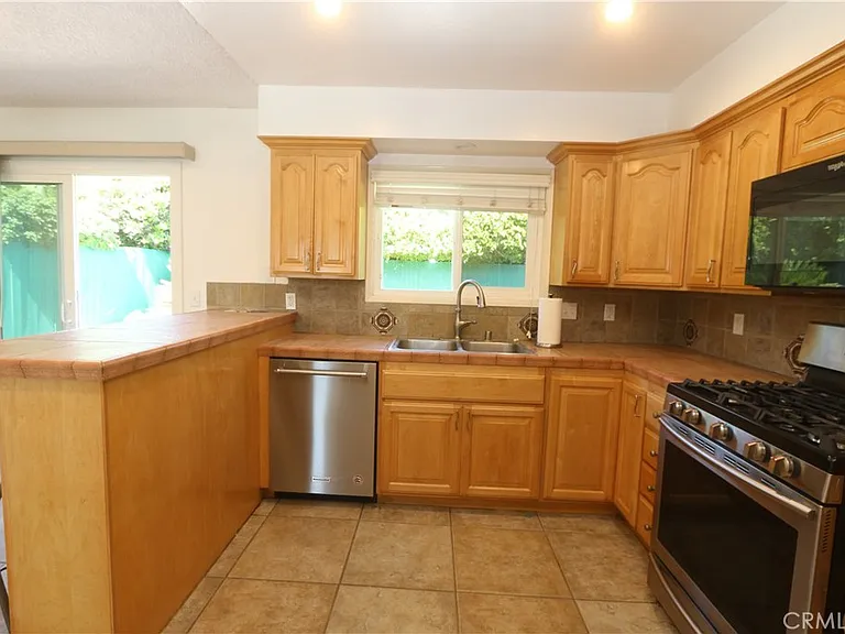 16572 Patricia Ln — Photo 6
