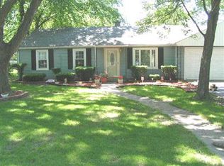 8320 Rutledge St, Merrillville, IN 46410