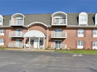 102 Clubhouse Dr, Washington, PA 15301