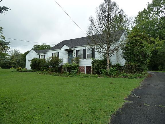 2nd image of 3707 NE Valley View Dr