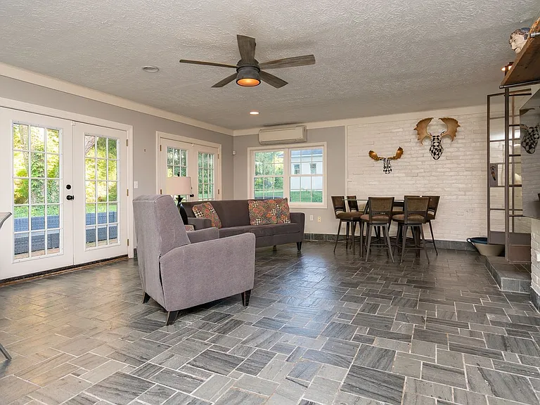 608 Highland Ave — Photo 16