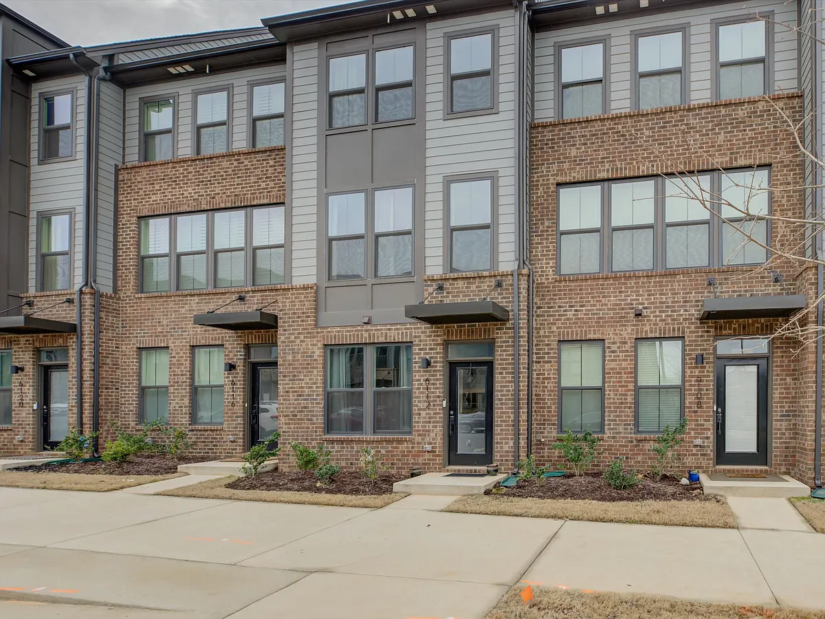 Building Photo - 6112 Station Crossing Ave