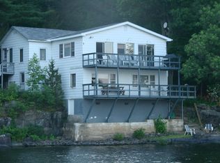 84 Mile Arm Bay Rd, Hammond, NY 13646