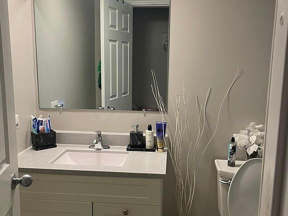 4th image of 5326 Waterbury Ln APT 1001A