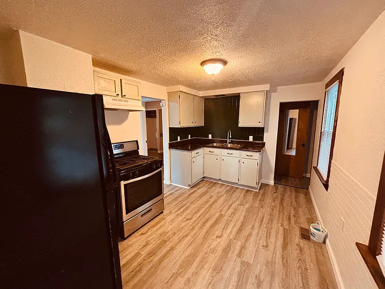 1805 W Adams St — Photo 6