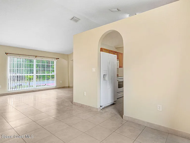1416 Martinez St SE — Photo 7