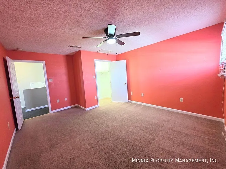 1325 E Cowden Ave — Photo 23