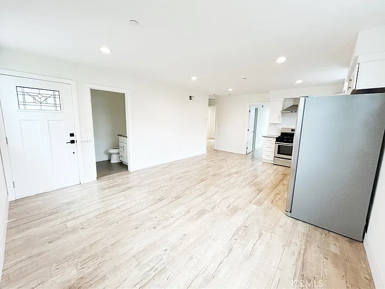 10826 Morrison St — Photo 18