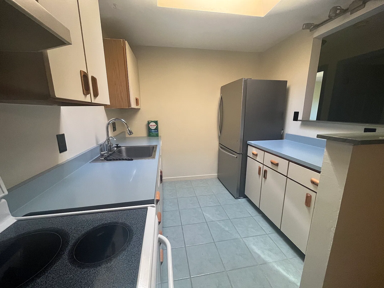 2 bed, 860 sqft, $1,800 — Photo 3