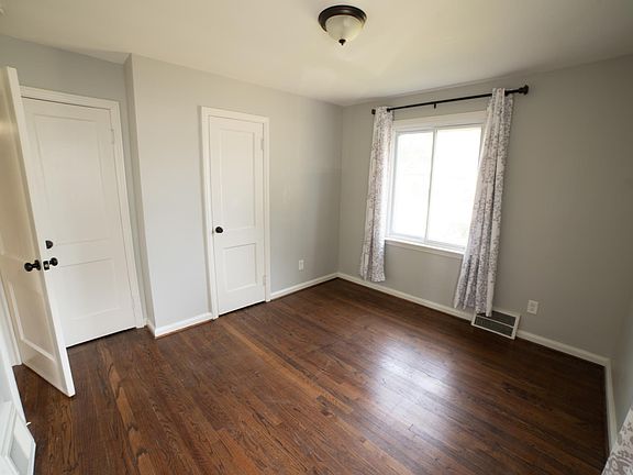 4th image of 23421 Seneca St