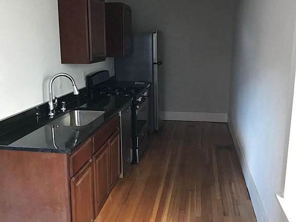 4th image of 1932 E Kenilworth Pl APT 19
