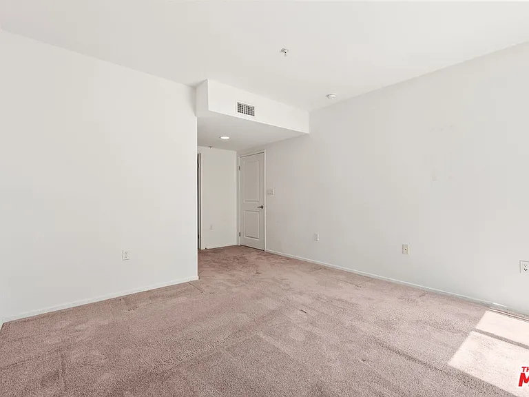 267 S San Pedro St #211 — Photo 20