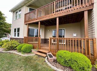807 E Pointe Dr, Port Huron, MI 48060