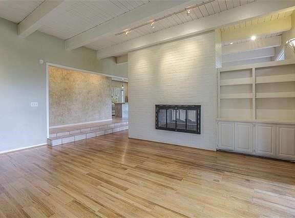 3rd image of 10411 Grant Ln