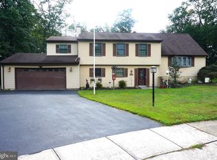 14 Bainbridge Ct, Hamilton, NJ 08690