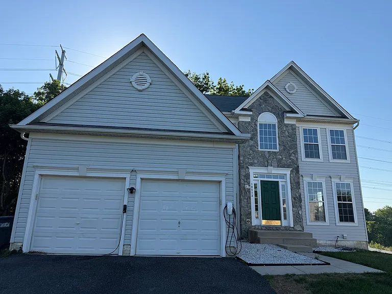 Cedarhollow Ln — Photo 1