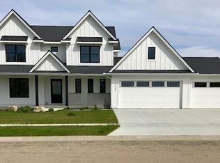 2643 Timber Oaks Rd SW, Rochester, MN 55902