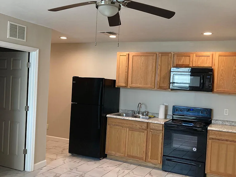 4948 SE Isabelita Ave #4 — Photo 1