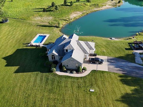 3rd image of 4516 Hollopeter Rd