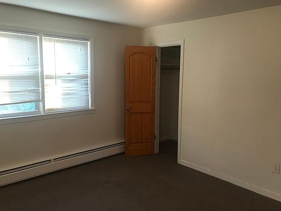 4th image of 43 Teresa Ave
