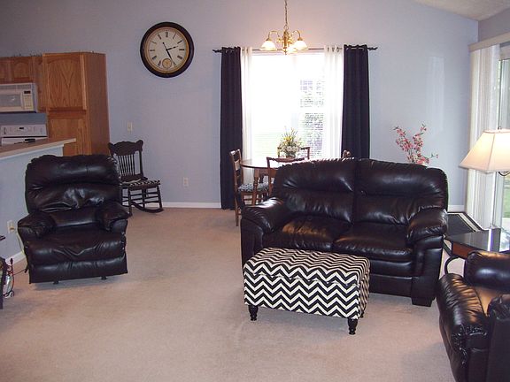 4th image of 6609 Grovebelle Dr