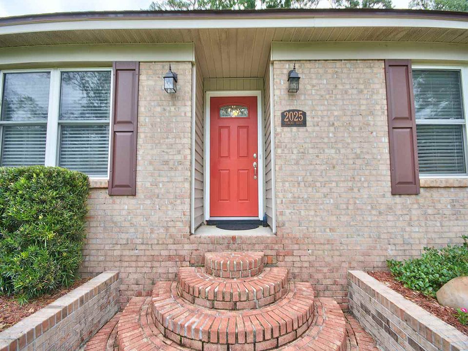 1st image of 2025 Ermine Dr