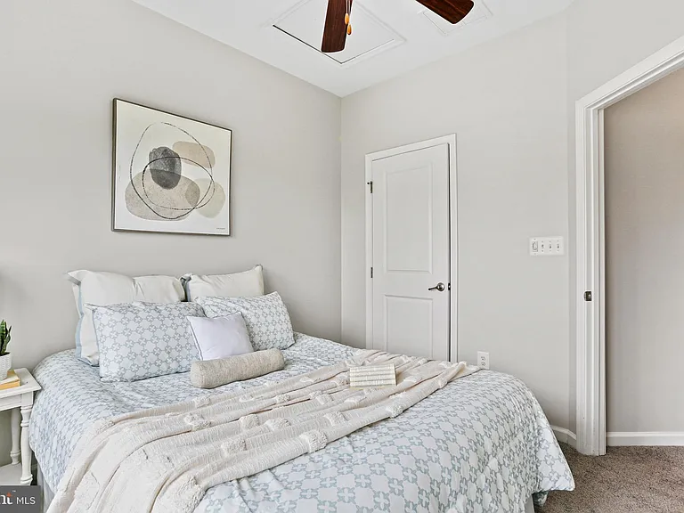 7610 Golden Slumber Ln — Photo 23