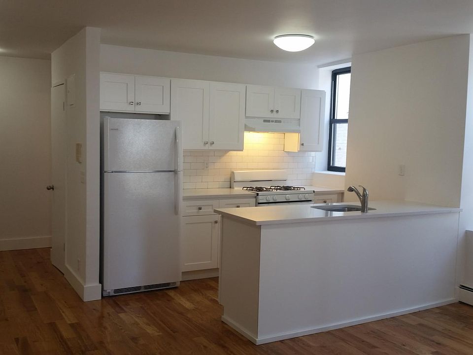1st image of 194 Bay 22nd St APT 4B