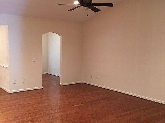 3rd image of 563 Greenway Landing Pl