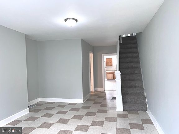 5th image of 1014 W 2nd St