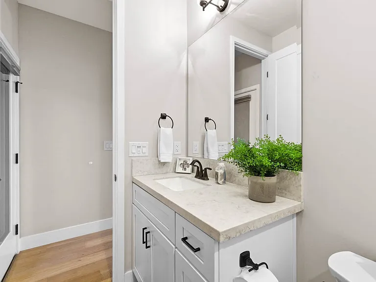 5051 Savannah St — Photo 12