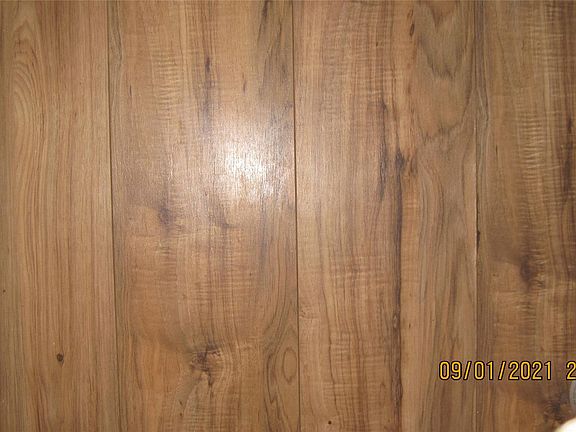 5th image of 271 Oakwood Ln