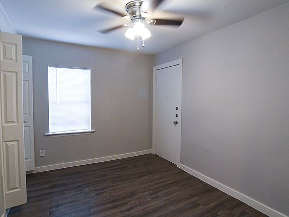 5th image of 514 Bexar Dr