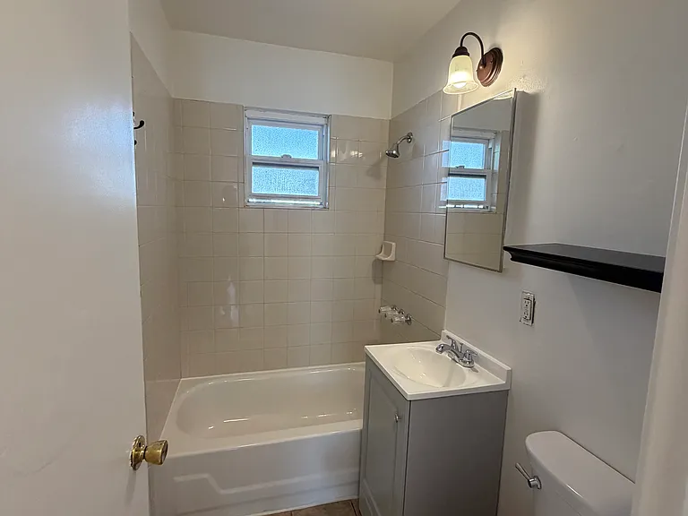 354 N 5th St #3 — Photo 9