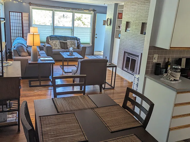 412 W Myrtlewood Ct — Photo 8