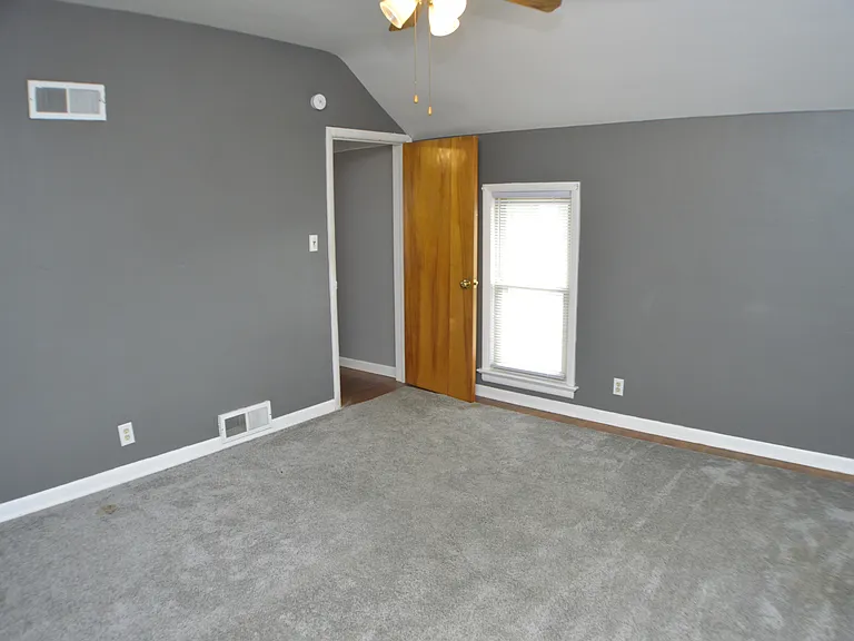 334 W 5th St #2 — Photo 6