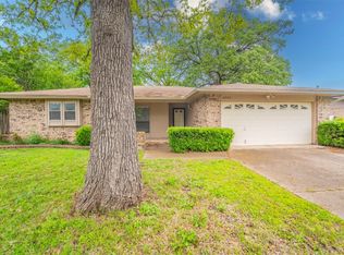 3909 Firethorn Dr, Arlington, TX 76017