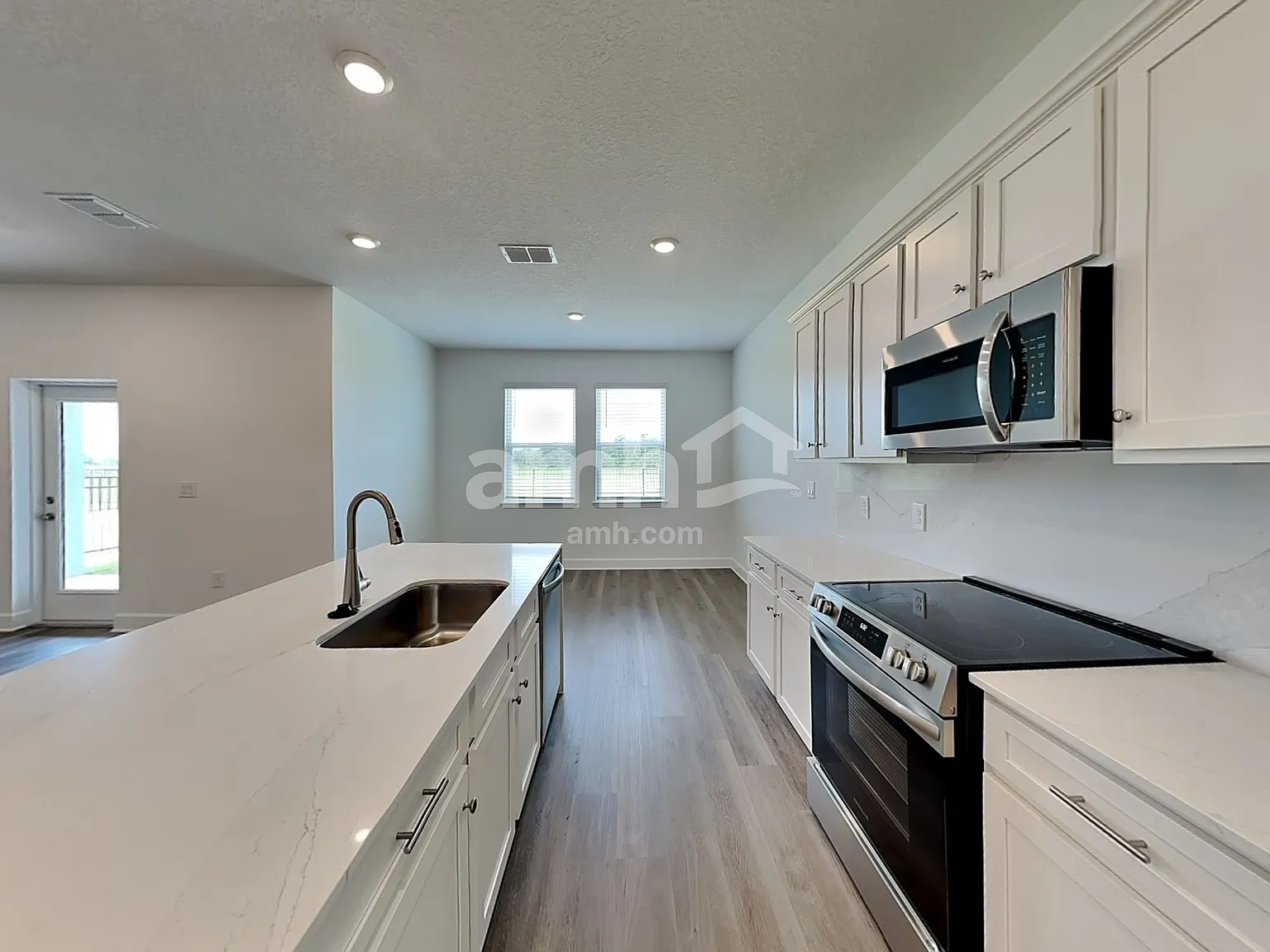 5 bed, 3.0 bath, 2377 sqft, $2,775 — Photo 3