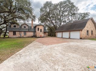 363 Kolle St, Inez, TX 77968
