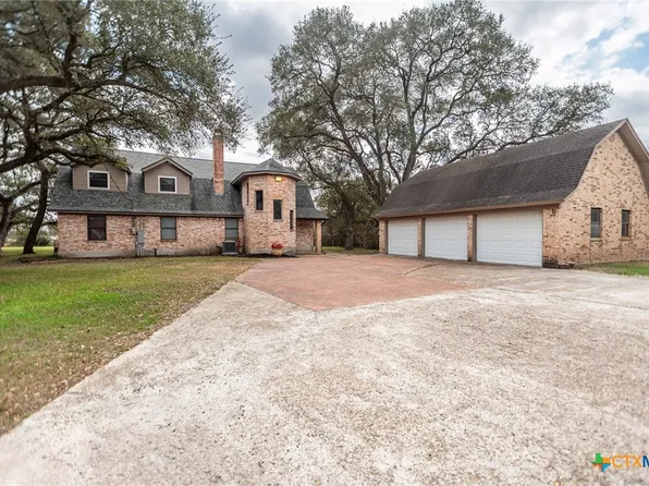 363 Kolle St, Inez, TX 77968