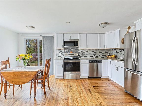 5th image of 44 Butler Avenue